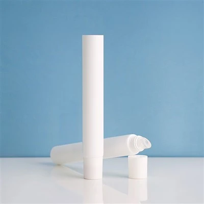 25 ml plastmasas iepakojuma lūpu spīduma trauka caurule ar silikona aplikatoru